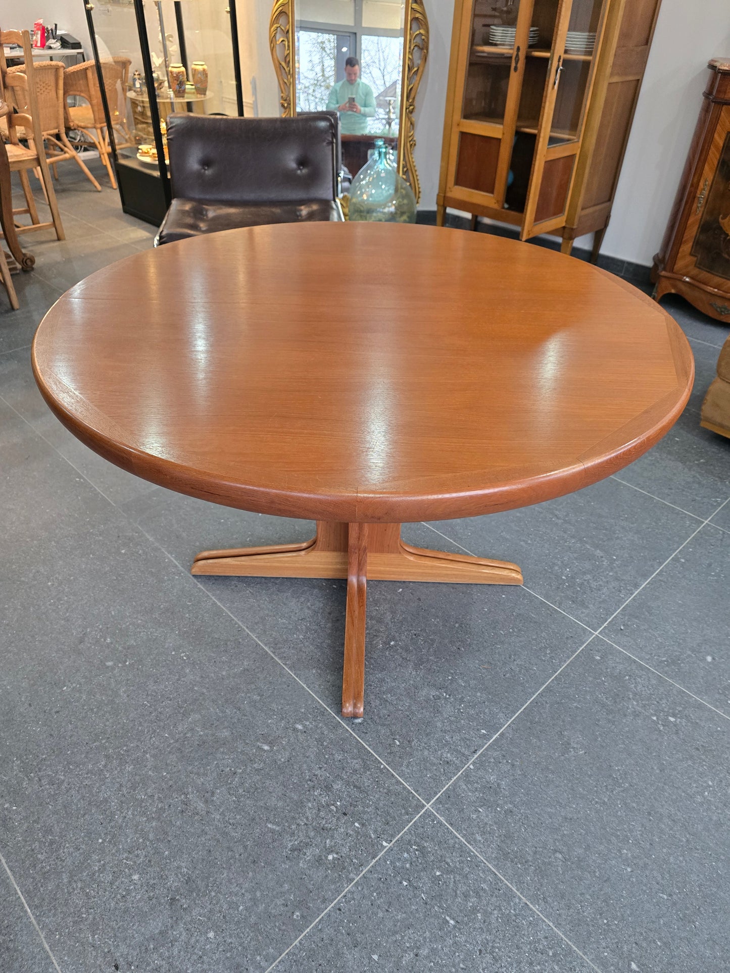 Table ronde extensible en teck – Design scandinave vintage – Ø120 cm + 2 rallonges