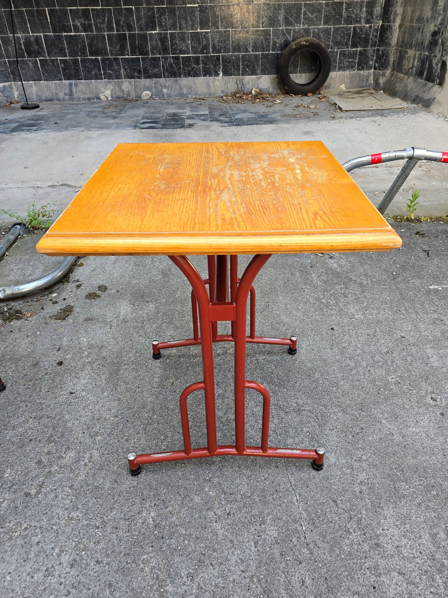 Petite table bistrot d’appoint