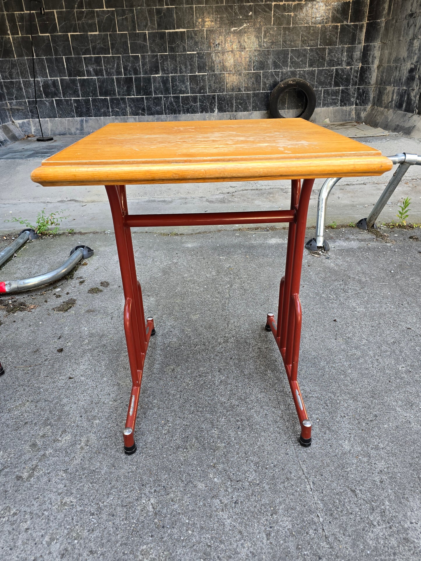 Petite table bistrot d’appoint