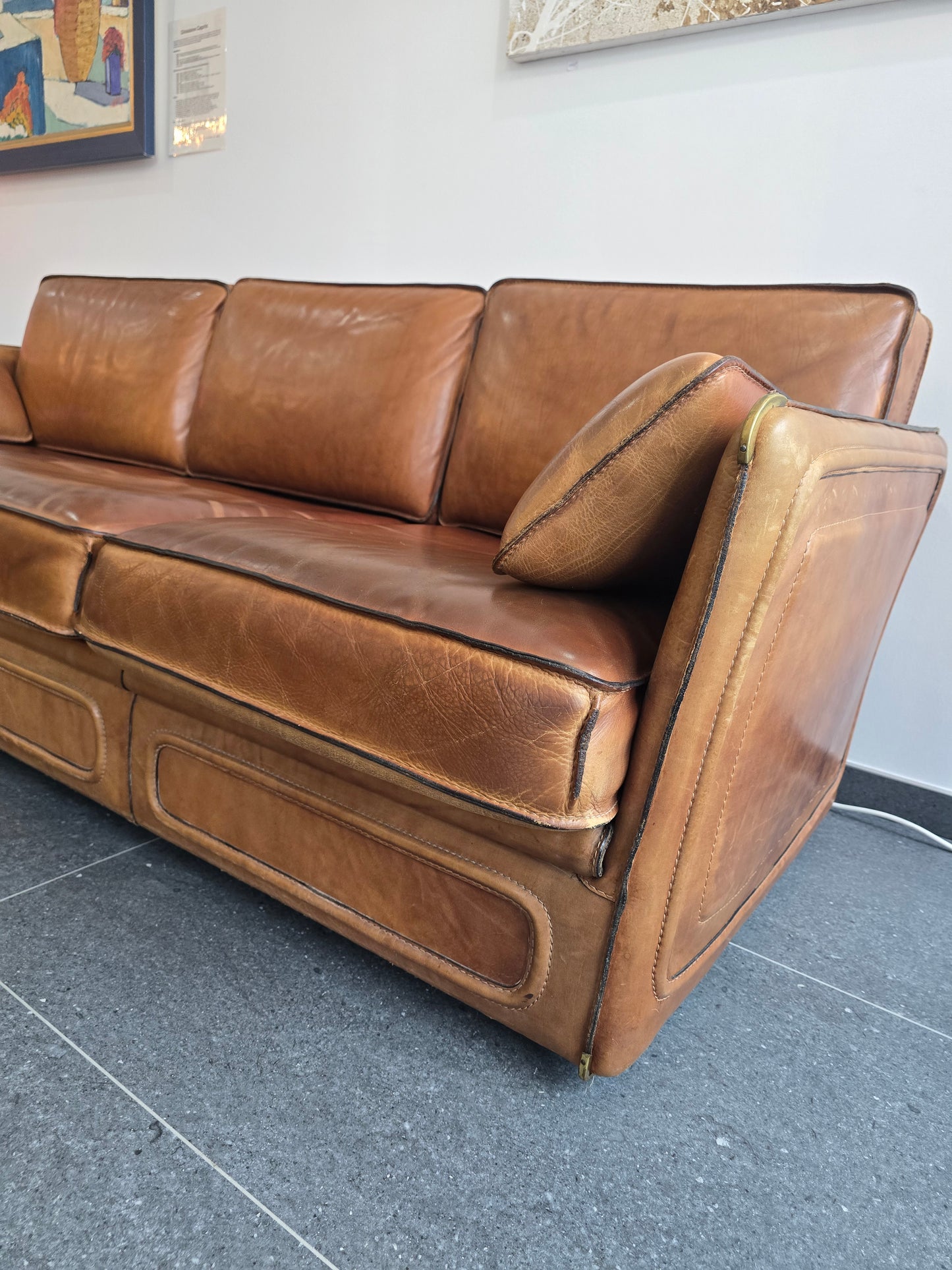 Salon Roche Bobois vintage années 80 – Cuir de buffle cognac – 2 canapés + pouf