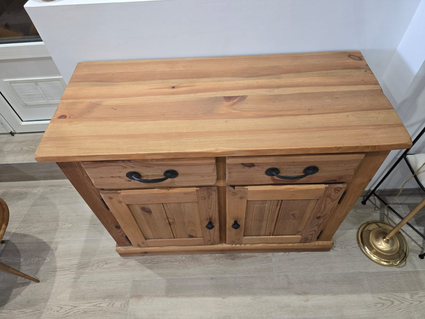 Buffet rustique en pin massif