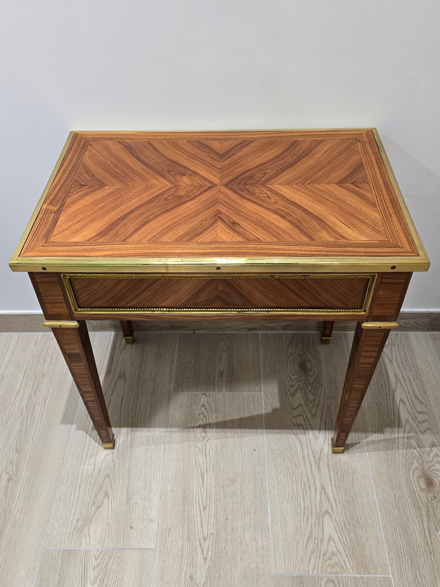 Table d’appoint marqueterie ancienne style directoire empire
