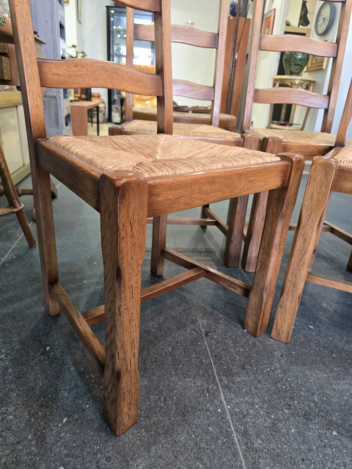 Lot de 4 chaises en bois et paille – Style rustique chic