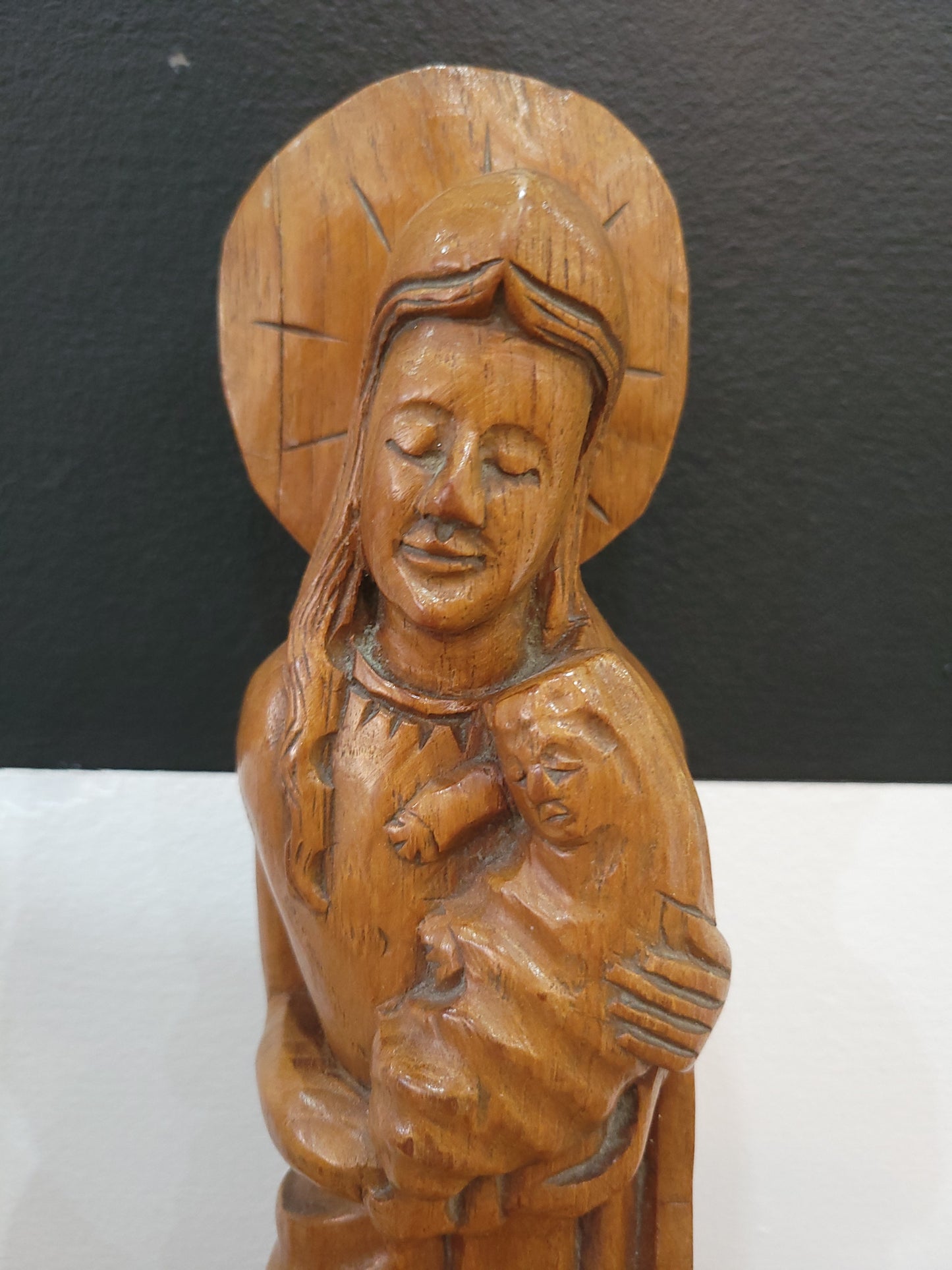 Sculpture religieuse en bois sculpté – Vierge à l’Enfant