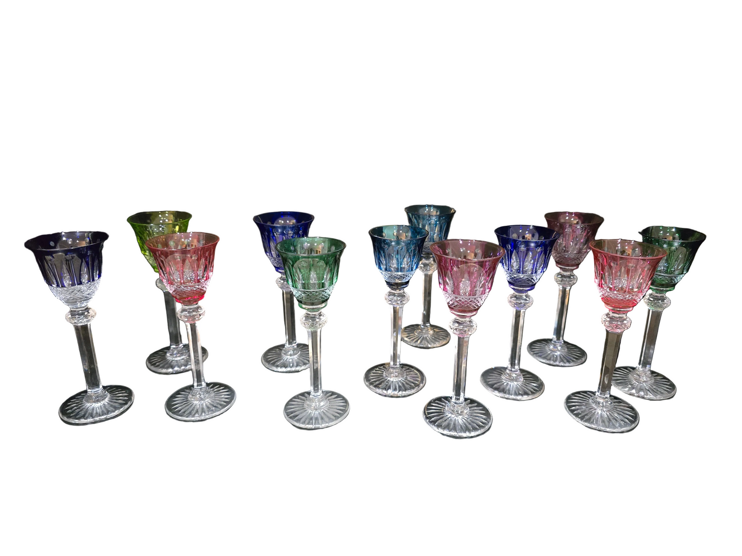 12 verres à liqueur Saint-Louis modèle Tommy en cristal de couleur