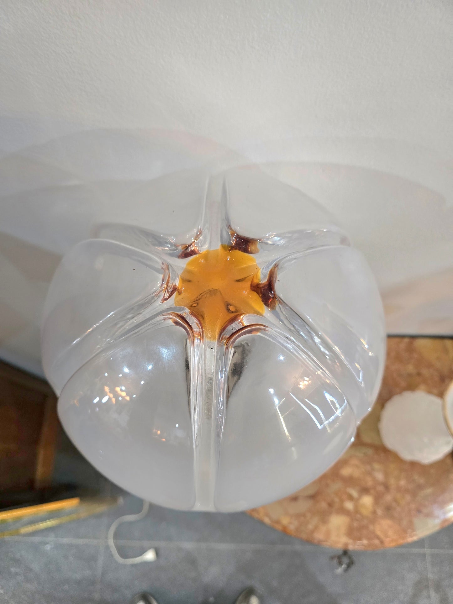 Lampe vintage en verre opalin et onyx – Design italien – Années 1960/1970