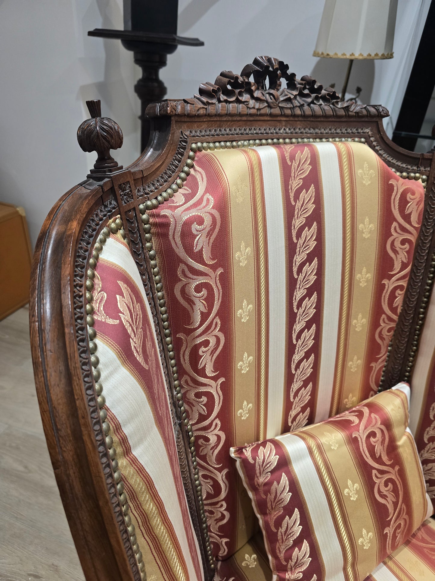 Fauteuil bergère a haut dossier style louis XVI