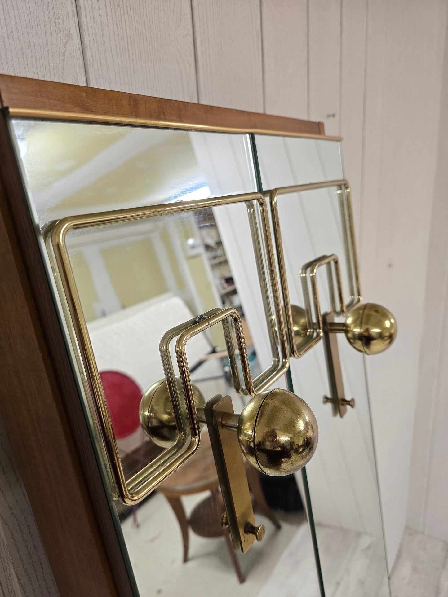 Porte-manteau mural miroir vintage – Laiton & bois – Années 1970