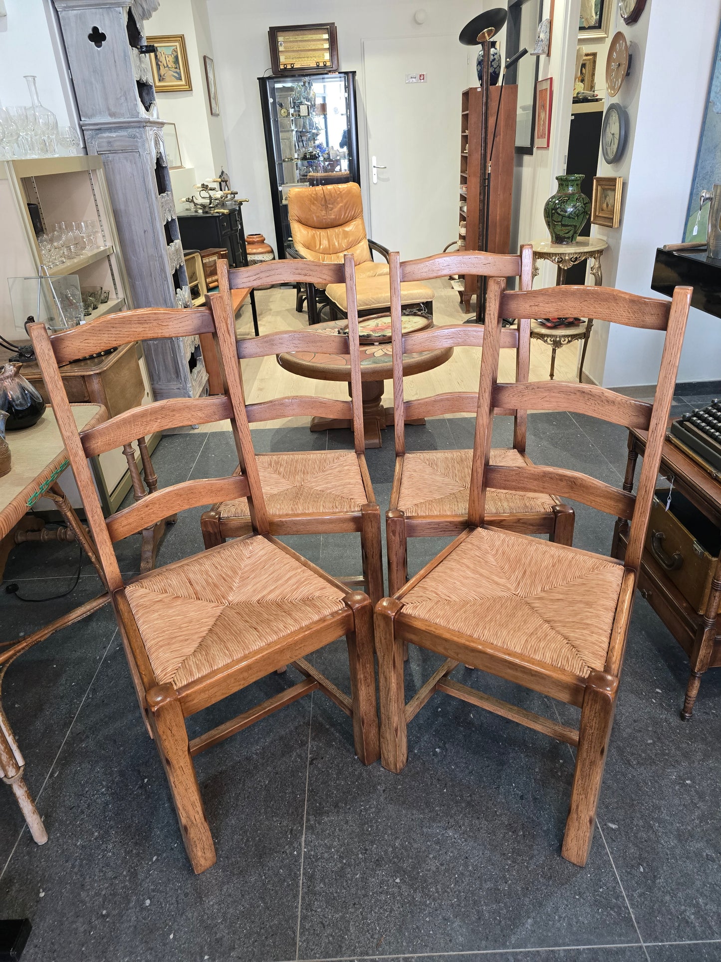 Lot de 4 chaises en bois et paille – Style rustique chic