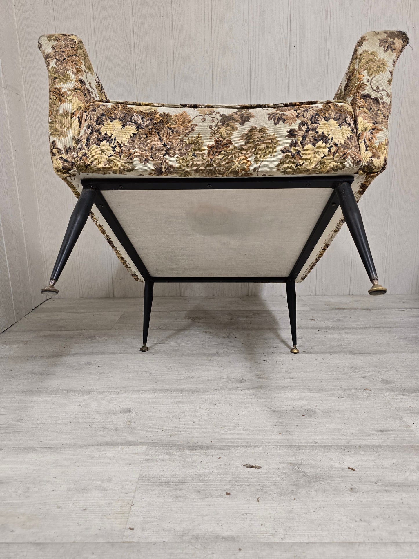 Paire de fauteuils Mid-Century Design – Piètement compas métal & tapisserie jacquard – Années 1960