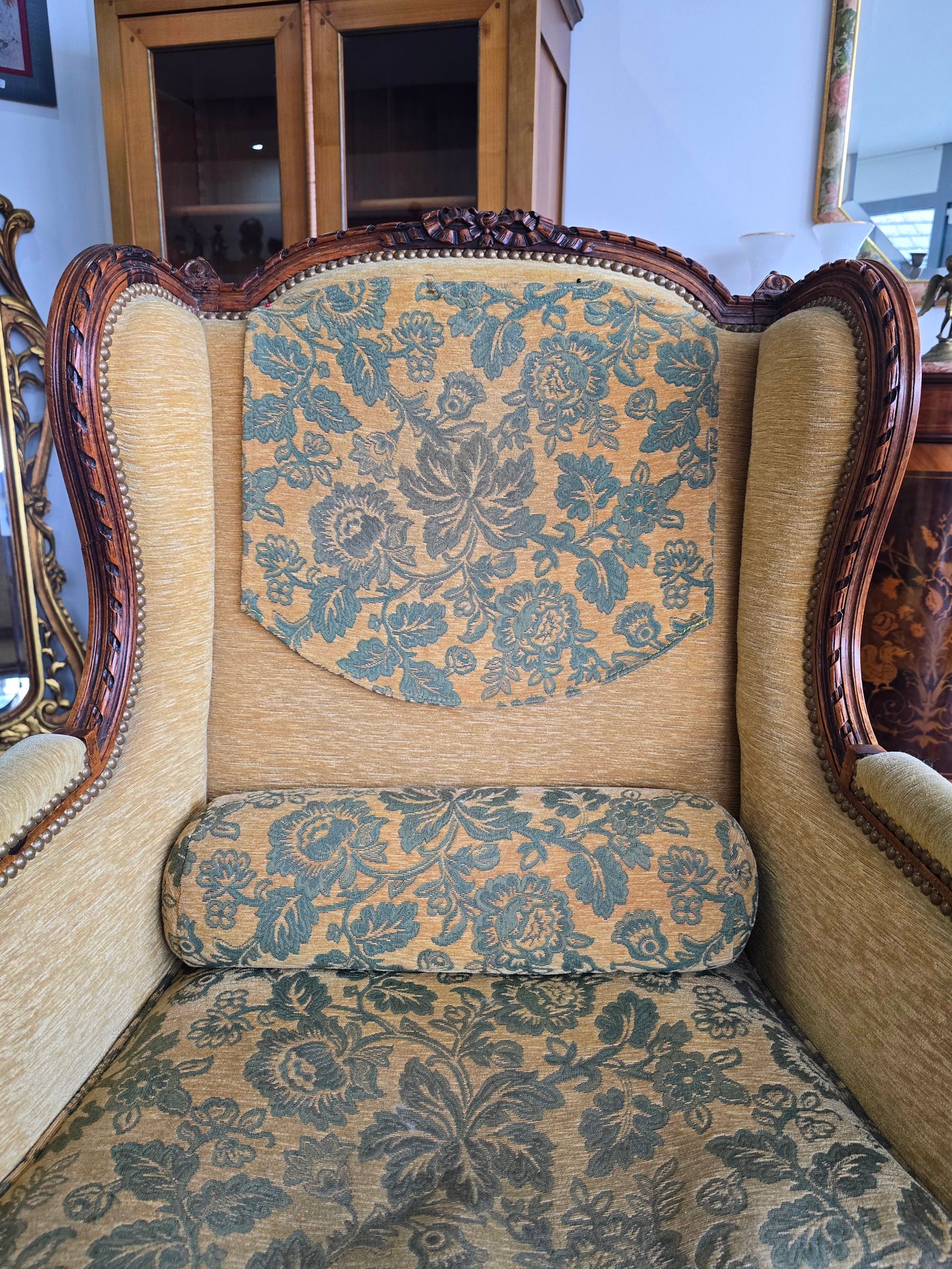 fauteuils bergères Louis XVI – paire dépareillées – XIXe / début XXe
