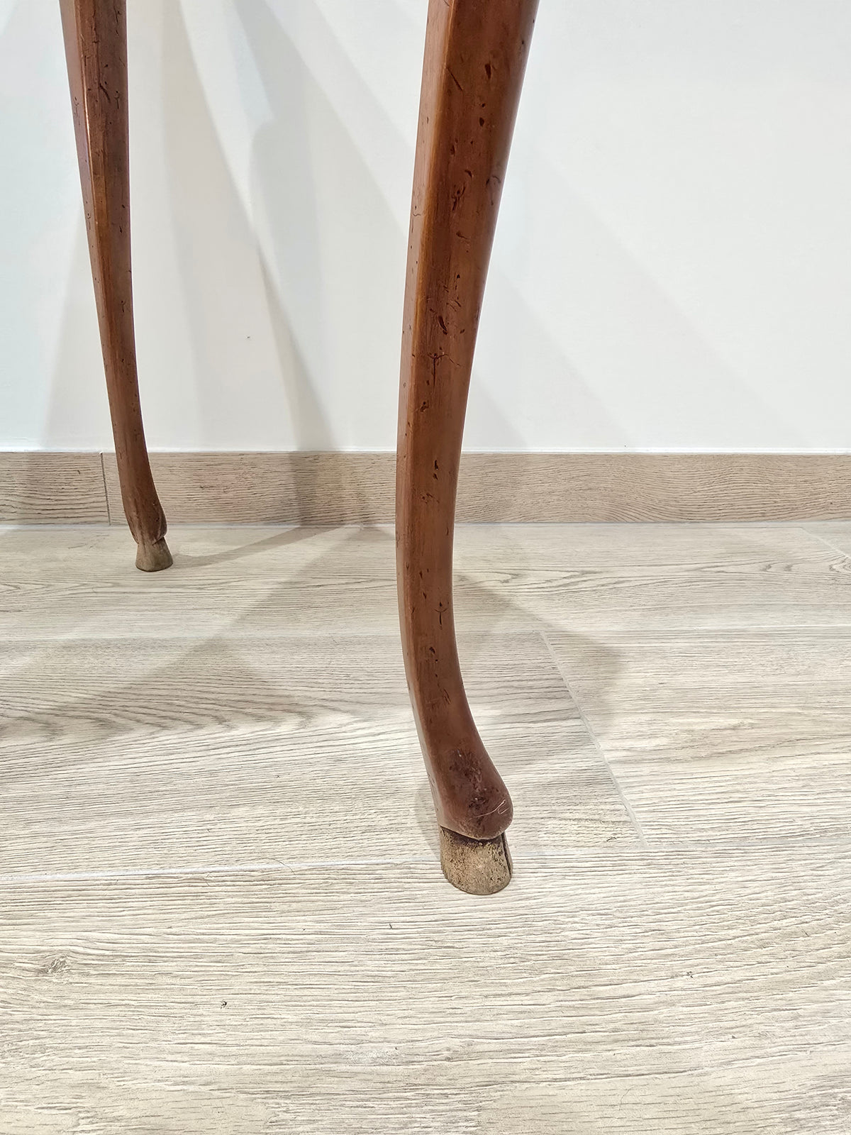 Table d'Appui Triangulaire à Écritoire – Estampillée André Mailfert (Orléans) – Style Louis XV