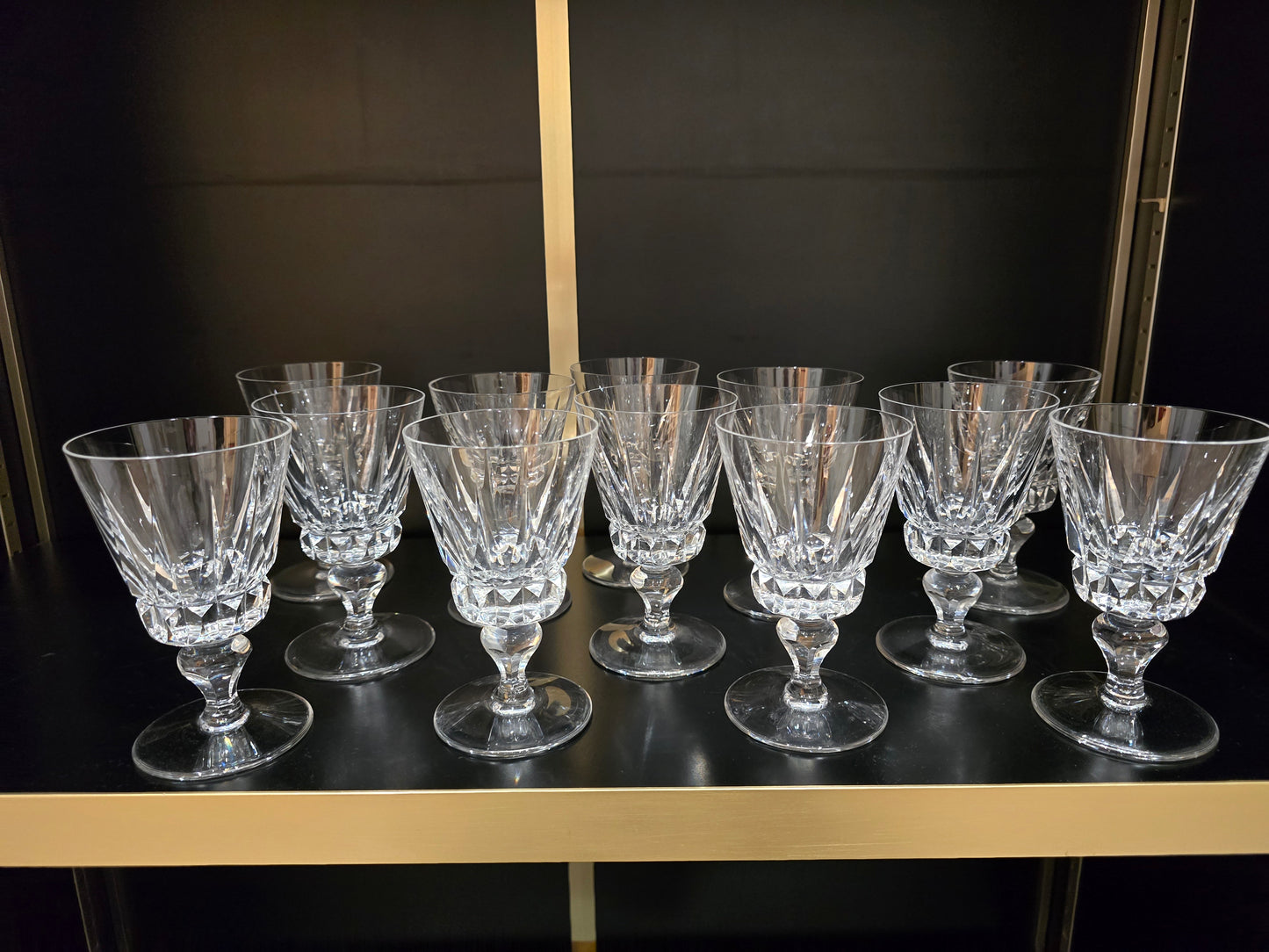 12 verres à eau Saint-Louis modèle Guernesey en cristal taillé