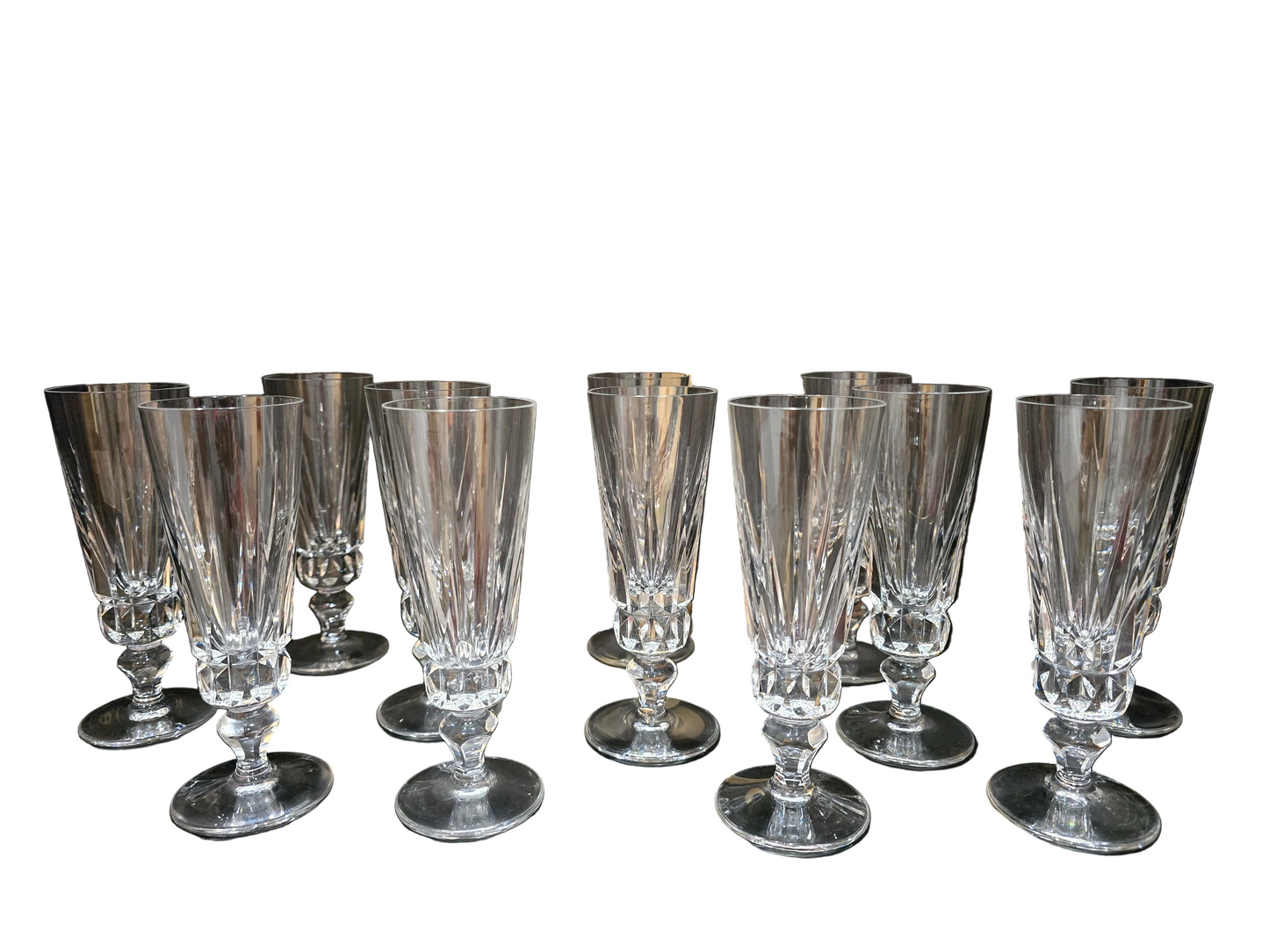 12 flûtes à champagne Saint-Louis modèle Guernesey en cristal taillé