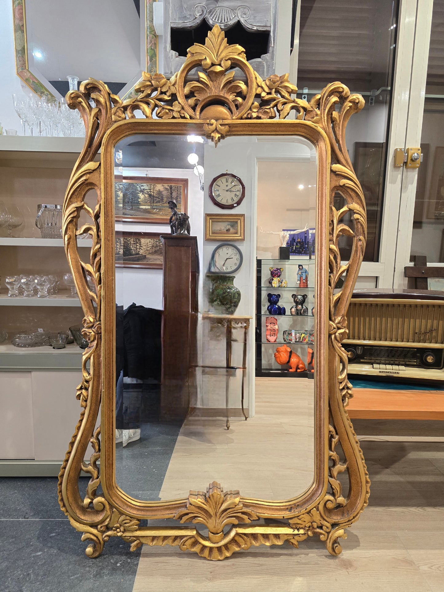 Grand miroir ancien en bois sculpté et doré (1m52)– Style Louis XV
