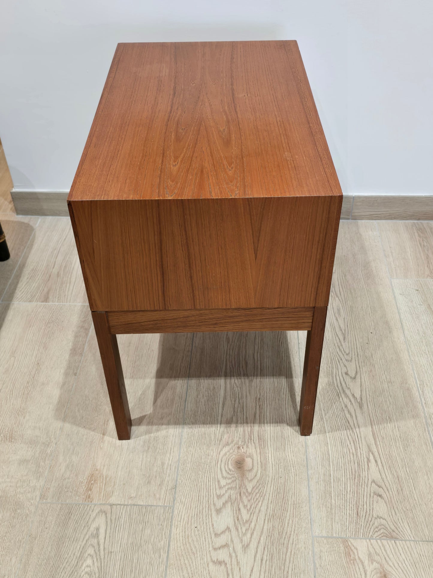 Table de chevet scandinave en teck – Made in Denmark – Années 60