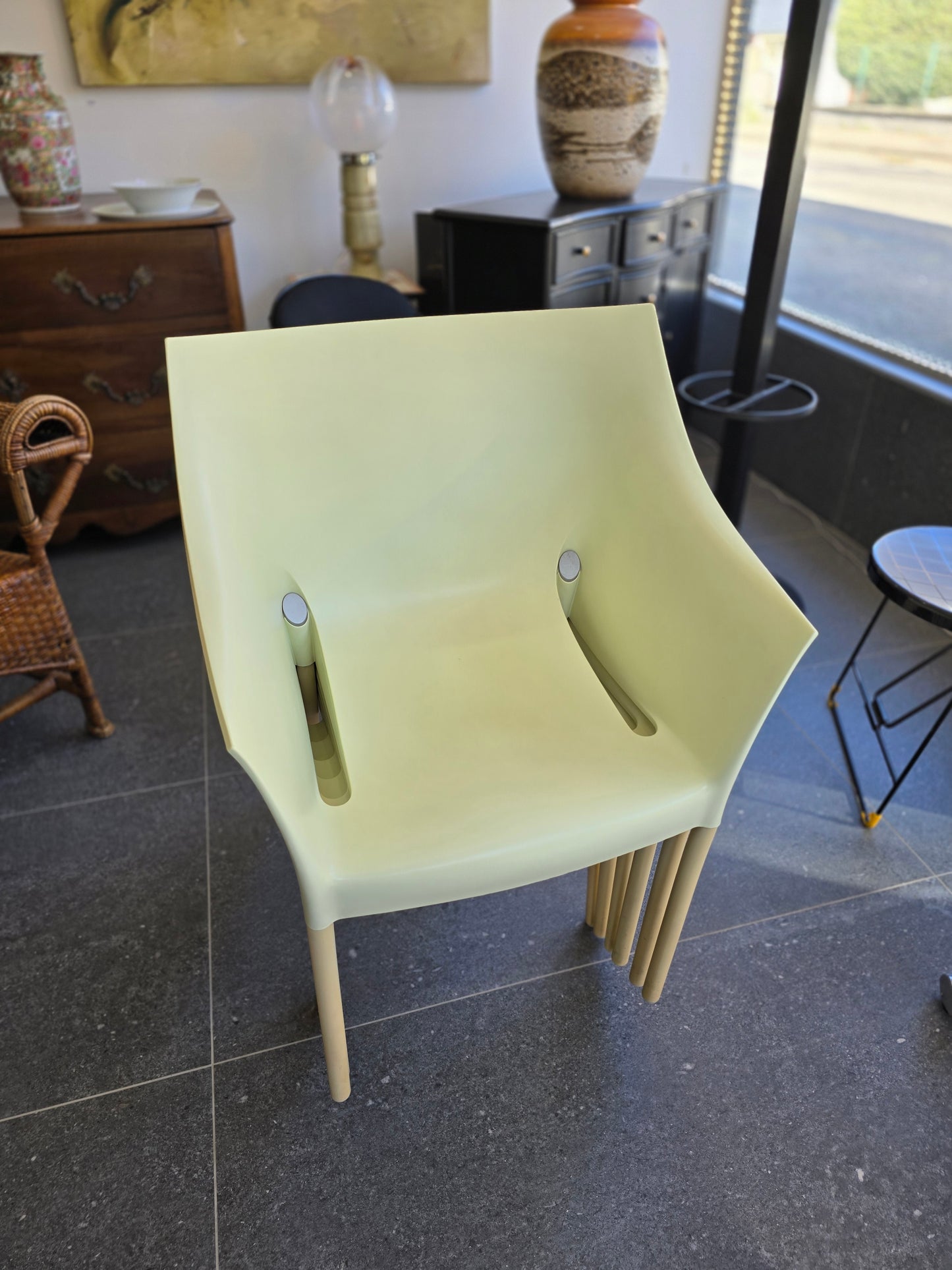 6 fauteuils DR. NO by Philippe Starck pour Kartell – design italien empilable