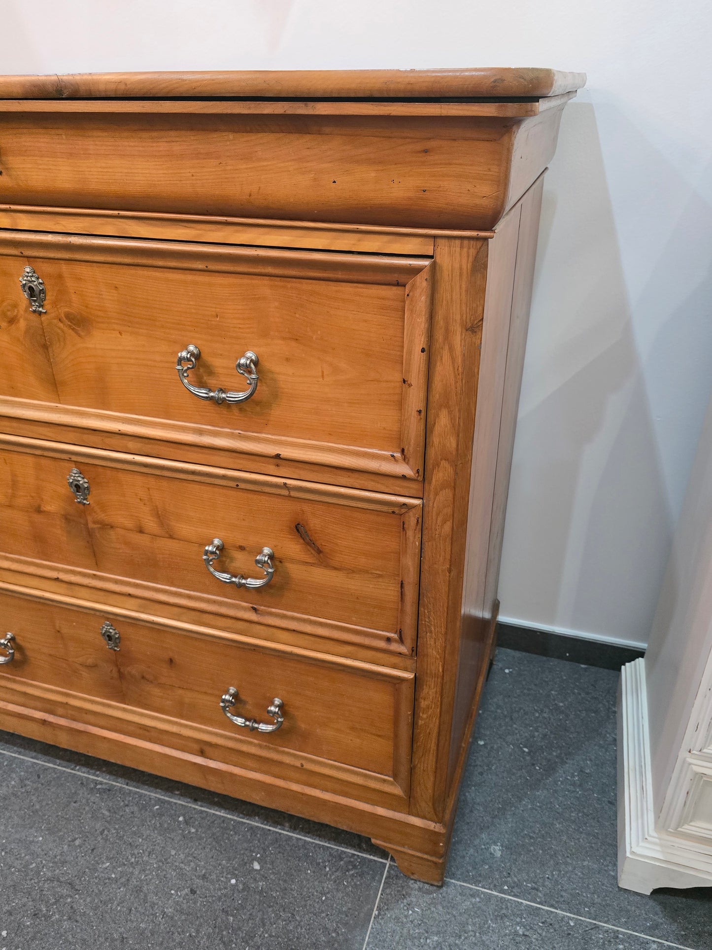 Commode en sapin