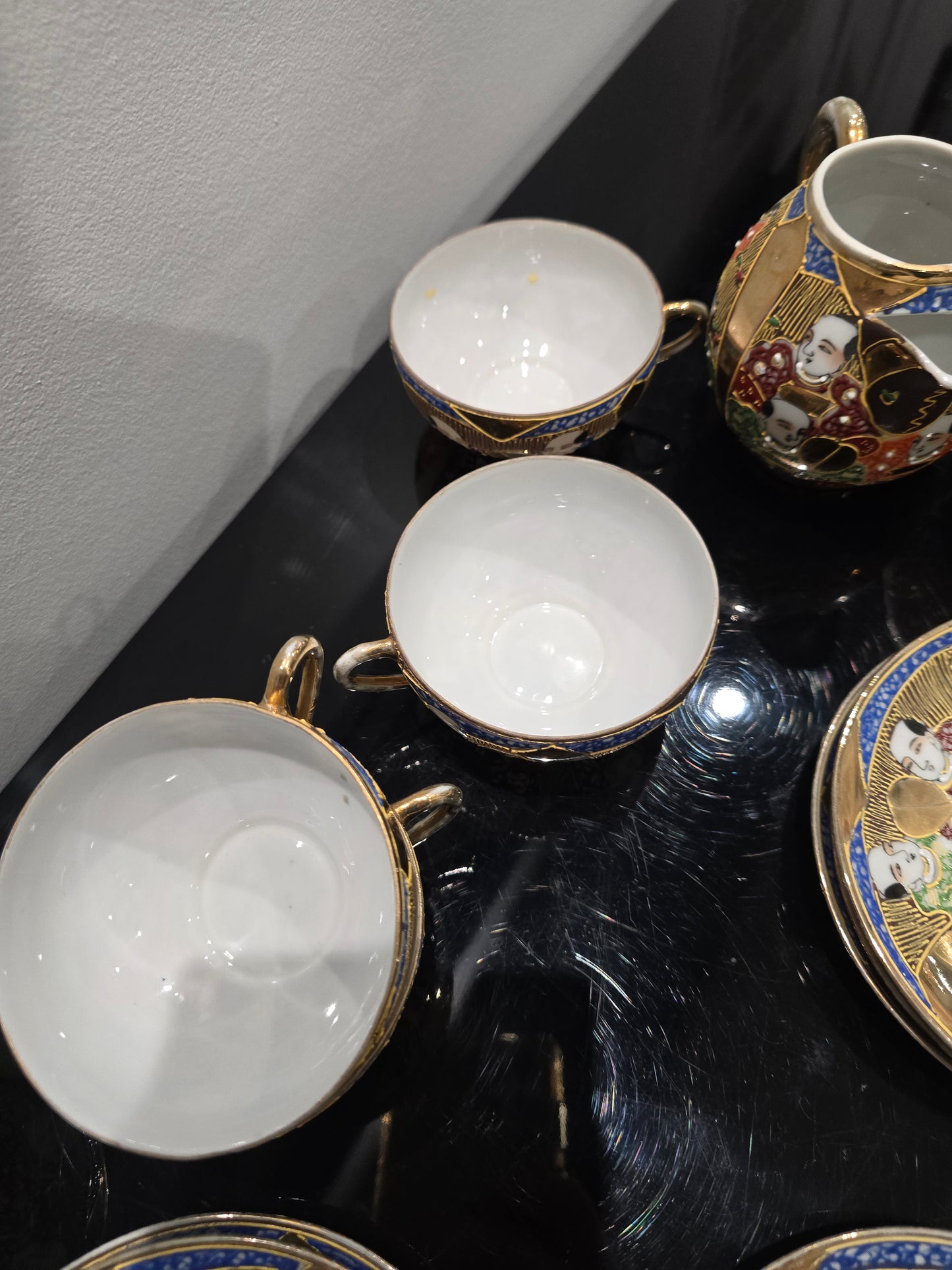 Service à thé japonais Satsuma doré – 6 tasses, soucoupes et pichets – Japon