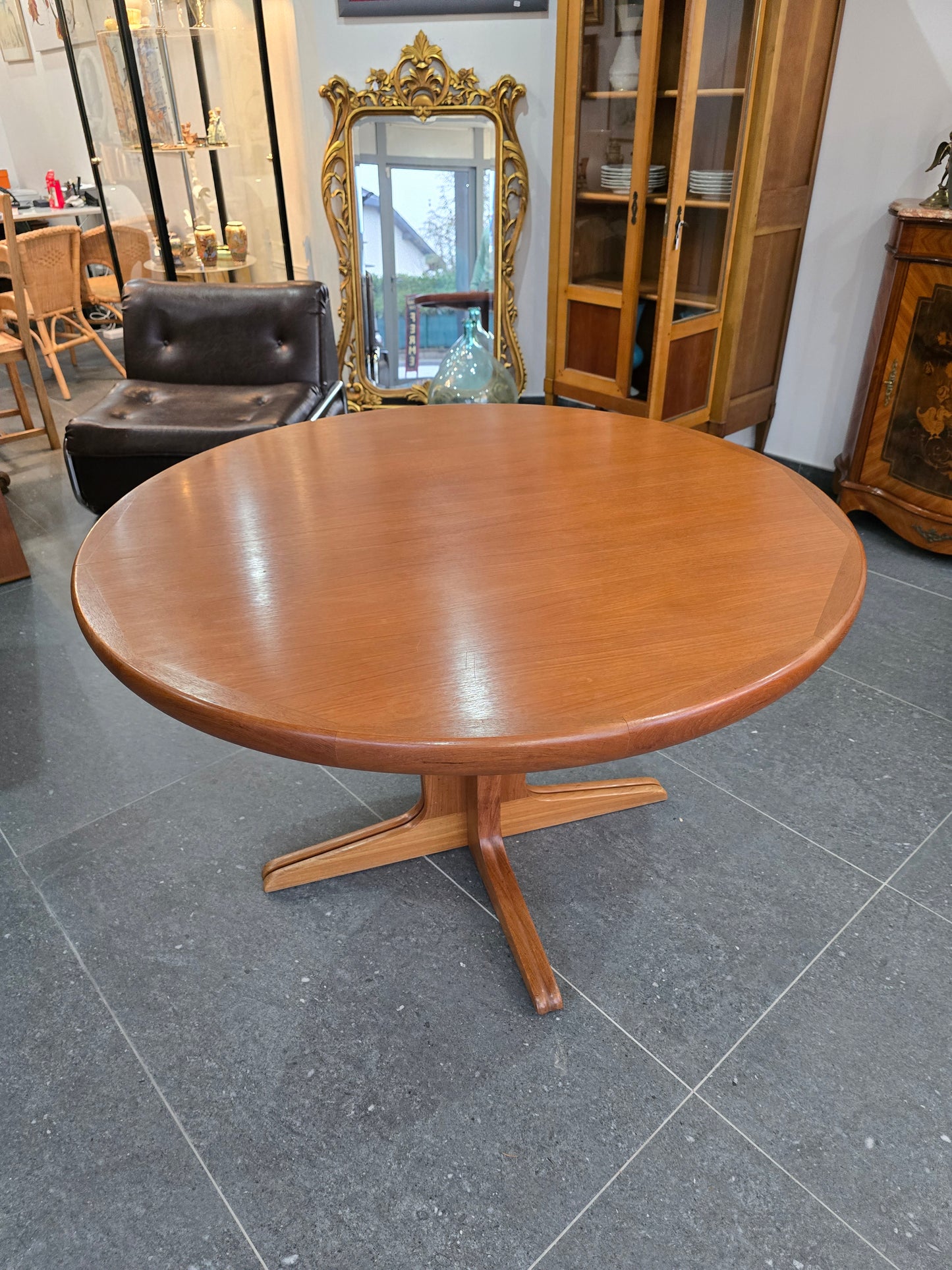 Table ronde extensible en teck – Design scandinave vintage – Ø120 cm + 2 rallonges
